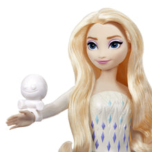 Încarcă imaginea în Galerie, Disney Frozen Spin And Reveal Papusa Elsa