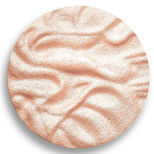 Încarcă imaginea în Galerie, Makeup Revolution Highlight Reloaded Dare to Divulge - Iluminator