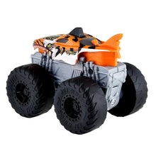 Încarcă imaginea în Galerie, Hot Wheels Monster Truck Roarin Wreckers Tiger Shark cu Functii si Sunete