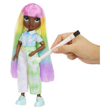 Încarcă imaginea în Galerie, Rainbow High Watercolor Create Papusa Ochi Verzi