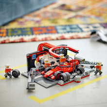 Încarcă imaginea în Galerie, Lego City Boxa si Mecanici F1 cu Masina Ferrari