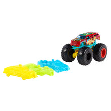 Încarcă imaginea în Galerie, Hot Wheels Monster Trucks Set Blast Station