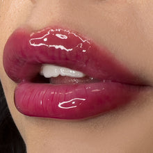 Încarcă imaginea în Galerie, Layla Cosmetics Glossami Hot Plumper - Lip Gloss No 3 - Luciu de Buze pentru Volum