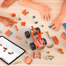 Încarcă imaginea în Galerie, Hot Wheels Monster Truck Mega Set Constructie cursa Tiger Shark Chomp