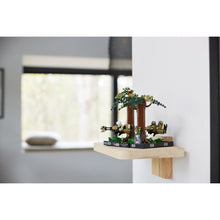 Încarcă imaginea în Galerie, Lego Star Wars Diorama de Urmarire cu Speederul pe Endor