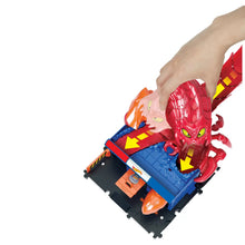 Încarcă imaginea în Galerie, Hot Wheels City Pista Inamicilor Sectia de Politie