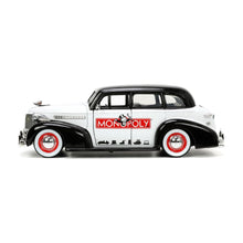 Încarcă imaginea în Galerie, Jada Toys Set Masinuta Metalica Chevrolet Master Deluxe 1939 si Figurina Mr Monopoly