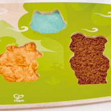 Încarcă imaginea în Galerie, Hape Puzzle Tactil - Animalele din Padure