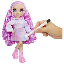 Încarcă imaginea în Galerie, Rainbow High Watercolor Create Papusa Ochi Mov