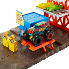 Încarcă imaginea în Galerie, Hot Wheels Monster Trucks Set Blast Station