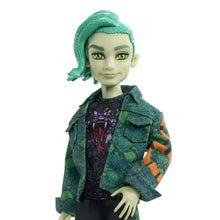 Încarcă imaginea în Galerie, Monster High Papusa Deuce Gordon cu Animalut si Accesorii