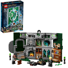 Încarcă imaginea în Galerie, Lego Harry Potter Bannerul Casei Slytherin