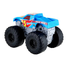 Încarcă imaginea în Galerie, Hot Wheels Monster Truck Roarin Wreckers Race Ace cu Functii si Sunete