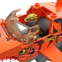 Încarcă imaginea în Galerie, Hot Wheels Monster Truck Mega Set Constructie cursa Tiger Shark Chomp
