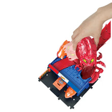 Încarcă imaginea în Galerie, Hot Wheels City Pista Inamicilor Sectia de Politie