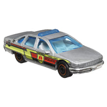 Încarcă imaginea în Galerie, Matchbox Set 9 Masinute International Ambulance