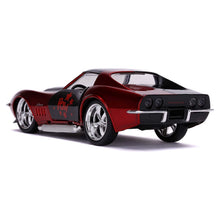 Încarcă imaginea în Galerie, Jada Toys Masina Metalica Harley Quinn 1969 Corvette Stingray