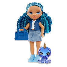 Încarcă imaginea în Galerie, Rainbow High Littles Papusa Sapphire Bradshaw