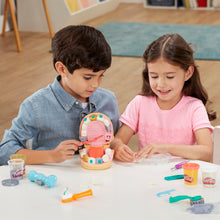 Încarcă imaginea în Galerie, Play-Doh Set Dentistul cu Accesorii si Dinti Colorati