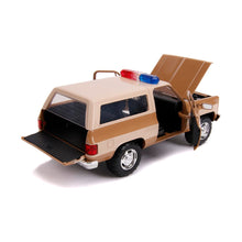 Încarcă imaginea în Galerie, Jada Toys Macheta Metalica 1980 Chevy Police K5