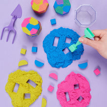 Încarcă imaginea în Galerie, Kinetic Sand Set de Creatie Squish
