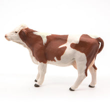 Încarcă imaginea în Galerie, Papo Prietenii de la ferma Figurina Vaca Montbeliarde