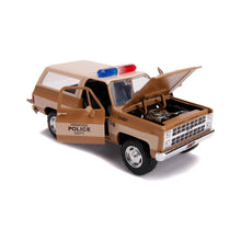 Încarcă imaginea în Galerie, Jada Toys Macheta Metalica 1980 Chevy Police K5