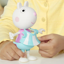 Încarcă imaginea în Galerie, Peppa Pig Set Figurina si Accesorii Vestimentare Oita Suzy 15cm