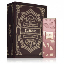 Încarcă imaginea în Galerie, Just Jack Classic 100ml – un parfum elegant si echilibrat, cu o compozitie ambrata-condimentata ce combina fructe rosii, condimente fine si note lemnoase calde.