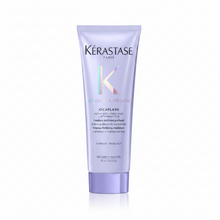 Încarcă imaginea în Galerie, Kerastase Blond Absolu Cicaflash este un tratament intens de fortifiere destinat parului blond, decolorat sau cu suvite.