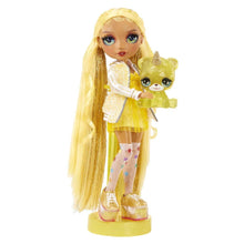 Încarcă imaginea în Galerie, Rainbow High Papusa Sunny Madison