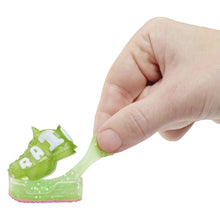 Încarcă imaginea în Galerie, Rainbow High Papusa Jade Hunter