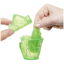 Încarcă imaginea în Galerie, Rainbow High Papusa Jade Hunter