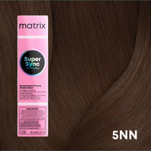 Încarcă imaginea în Galerie, Matrix Super Sync Pre-Bonded 90ml 5NN - Vopsea de Par Fara Amoniac - Beauty Lounge