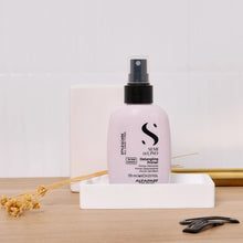 Încarcă imaginea în Galerie, Alfaparf Milano Semi di Lino Style Detangling Primer - Spray Pentru Descurcare 125ml