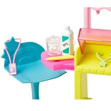 Încarcă imaginea în Galerie, Barbie Papusa Skipper First Jobs Ear Piercer