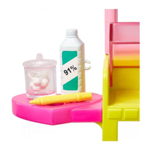 Încarcă imaginea în Galerie, Barbie Papusa Skipper First Jobs Ear Piercer