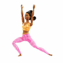 Încarcă imaginea în Galerie, Barbie Papusa Made To Move Creola cu Top Portocaliu