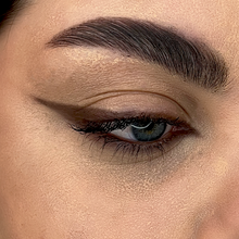 Încarcă imaginea în Galerie, Layla Cosmetics Eye Liner Pencil Lunga Durata Marrone - Creion Contur Ochi Maro