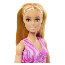 Încarcă imaginea în Galerie, Barbie Papusa Made To Move Blonda cu Top Roz