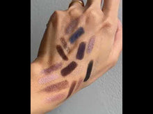 Încarcă și redă videoclipul în Galerie, Clinique High Impact Shadow Play Shadow and Definer Rose and Truffles - Creion de Ochi