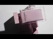 Încarcă și redă videoclipul în Galerie, Narciso Rodriguez For Her 50ml - Apa de Parfum Pentru Femei Dulceag-Floral