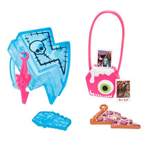 Încarcă imaginea în Galerie, Monster High Papusa Frankie Stein cu Animalut si Accesorii