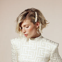 Încarcă imaginea în Galerie, Balmain Limited Edition Barrette Pour Cheveux Medium SS22