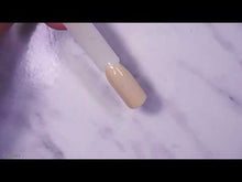 Încarcă și redă videoclipul în Galerie, Cupio Oja Semipermanenta To Go! Macarons - French Almond