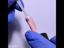 Încarcă și redă videoclipul în Galerie, Cupio Oja Semipermanenta To Go! Peach Bud 15ml