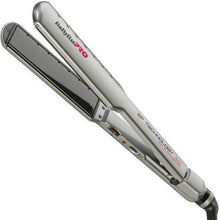 Încarcă imaginea în Galerie, Babyliss Pro Tech Wet & Dry Straightener 38mm - Placa de Par 2072E