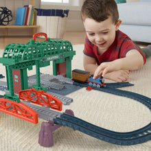 Încarcă imaginea în Galerie, Fisher Price Thomas Set de Joaca Motorizat Gara Knapford
