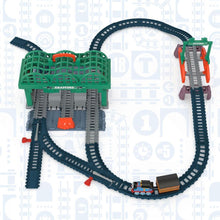 Încarcă imaginea în Galerie, Fisher Price Thomas Set de Joaca Motorizat Gara Knapford
