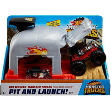 Încarcă imaginea în Galerie, Hot Wheels Lansator Monster Truck Craniul cu Doua Masinute
